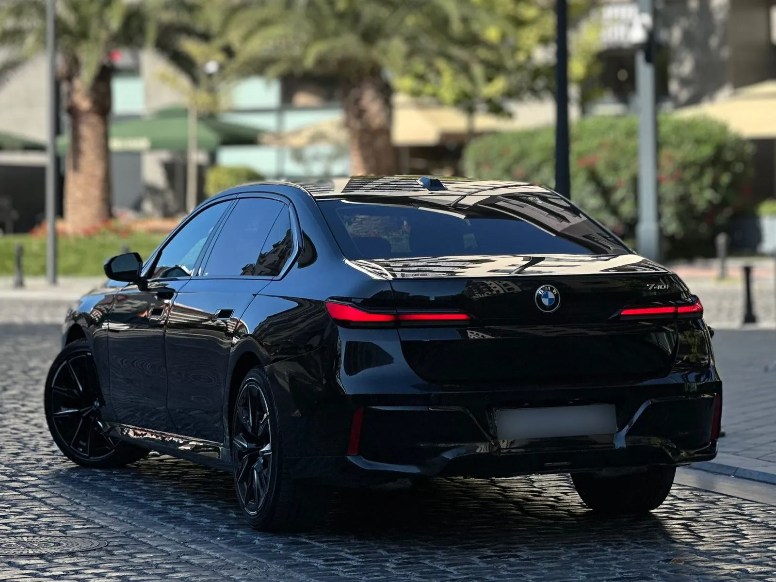 BMW 740i 2025 — gündəlik icarə — Minik avtomobili icarəsi, Bakı (2)