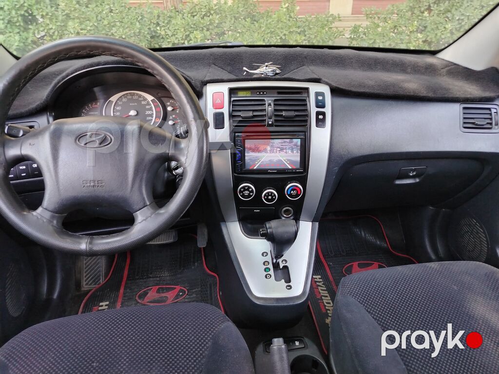 Hyundai Tucson, ağ rəngli kompakt SUV. Texniki və xüsusiyyətlər — Avtomobillər, Bakı (8)