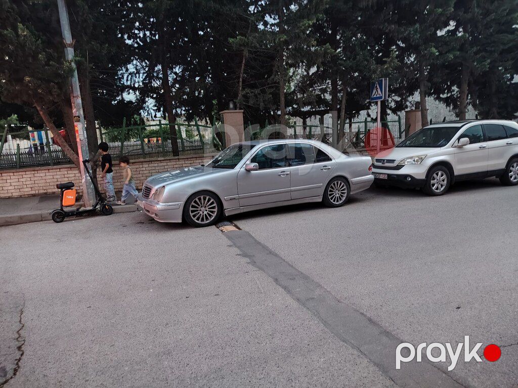 Mercedes E 320, 3.2 L, 2000 il, 459 840 km — Avtomobillər, Bakı (5)