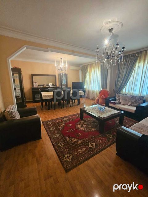 Satılır 5 otaqlı köhnə tikili 120 m² — Bakı