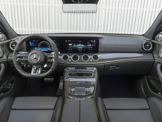 Mercedes E-300 2023 — gündəlik icarə — Minik avtomobili icarəsi, Bakı (3)