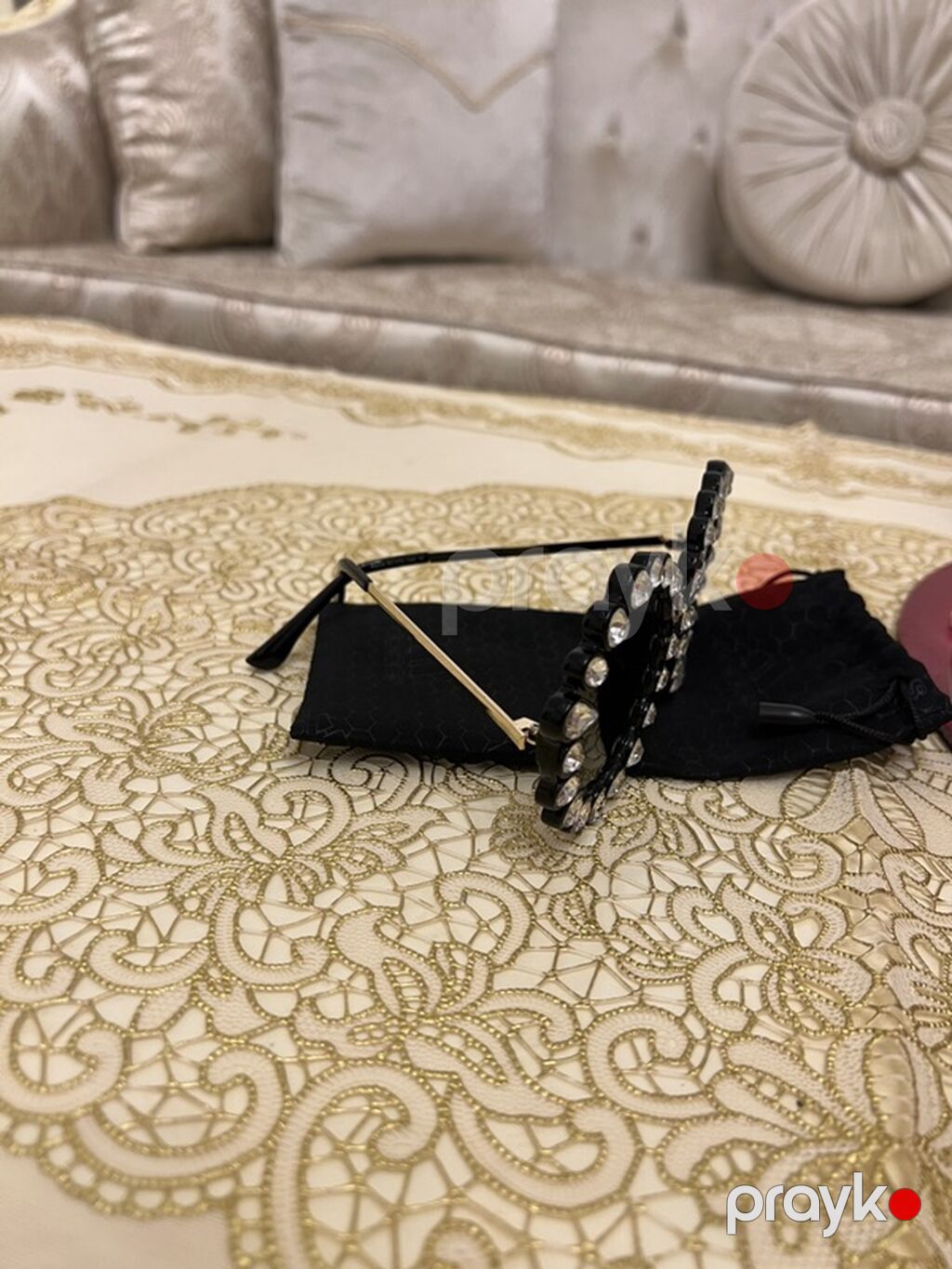 Bəzəkli gün eynəyi – dairəvi forma, qara çərçivə və tünd linzalar — Eynəklər və aksesuarları, Bakı (7)
