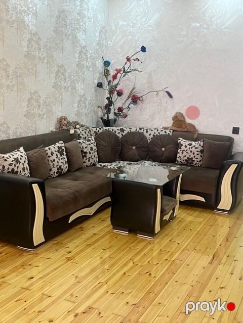 Künc divan ideal vəziyyətdədi. İstifade olunmuyub. Satılır 450₼ — Bakı