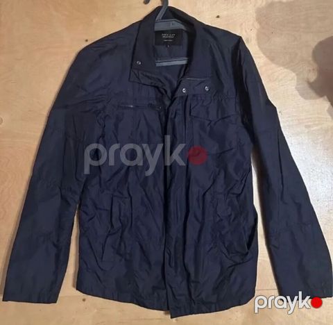Kişi yüngül qara jaket - Rəng: qara (mat, yüngül parıltılı toxuma) — Bakı