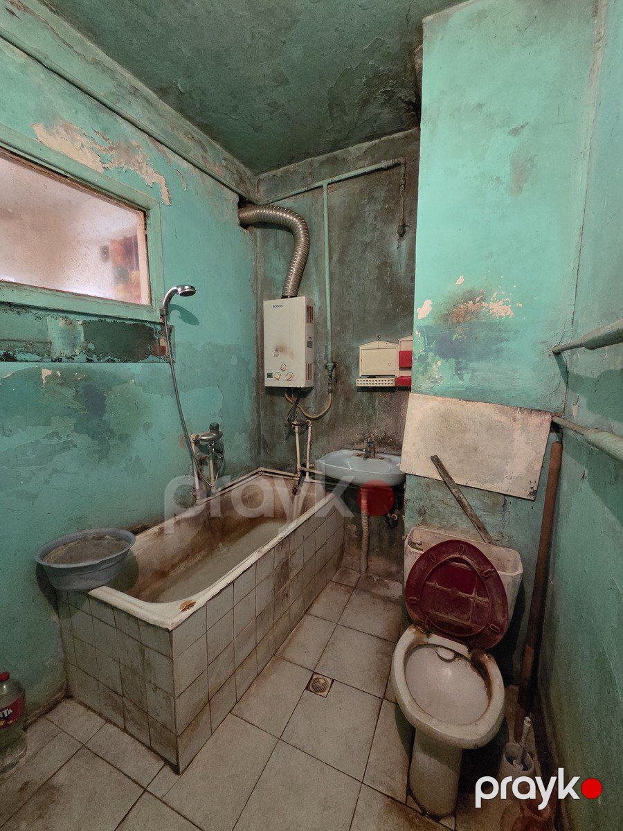 Satılır 1 otaqlı köhnə tikili 50 m² — Mənzil, Bakı (11)