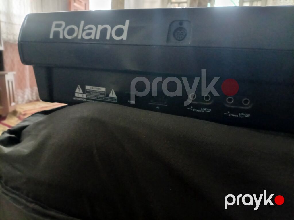 Sintezator, Roland, İşlənmiş, Ünvandan götürmə — Pianino və digər klaviş alətləri, Xaçmaz (4)