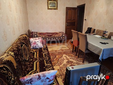 Satılır 2 otaqlı köhnə tikili 70 m²