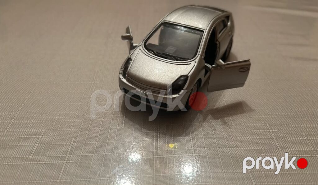 Gümüşü rəngli metal oyuncaq avtomobil maketi - Miqyas: təxminən — Modellar, Bakı (2)