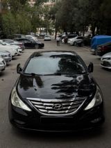 Hyundai Sonata, 2011 il — Автомобили