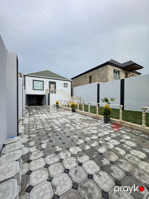 Həyət evi, Binə qəs — Bakı