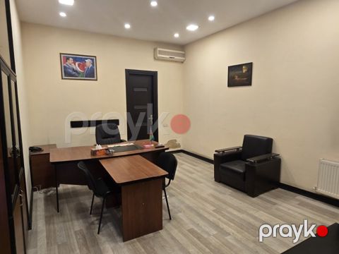 İcarəyə verilir 3 otaqlı ofis 71 m²