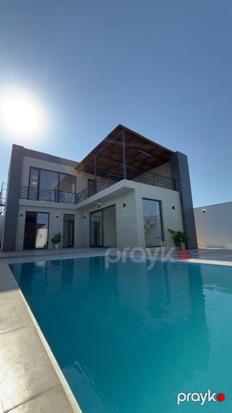 Satılır 4 otaqlı həyət evi/bağ evi 200 m² — Bakı