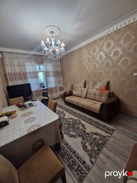 Satılır 4 otaqlı köhnə tikili 110 m² — Bakı