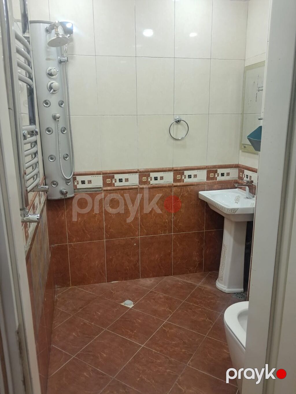 Geniş və zövqlə dizayn edilmiş mənzil interyeri - Zal: Klasik üslubda — Mənzil, Bakı (7)