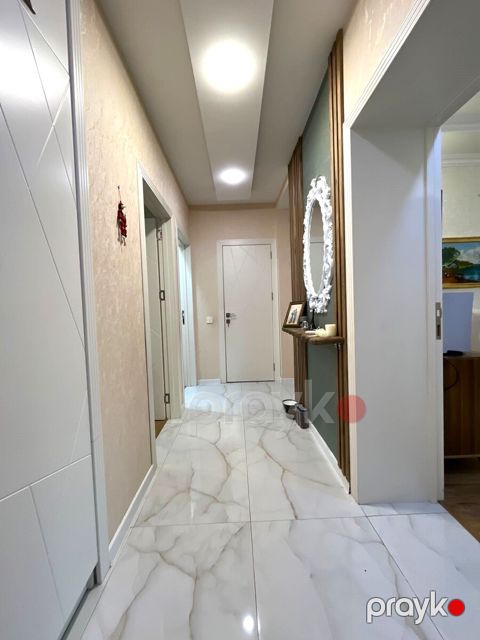 Satılır 3 otaqlı köhnə tikili 90 m² — Bakı