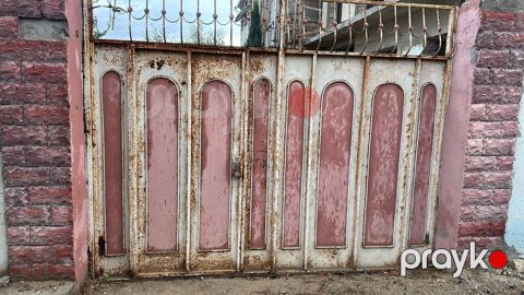 Darvaza satilir 300azn olcu 3/2,50 ünvan hövsan vusqa2 — Bakı
