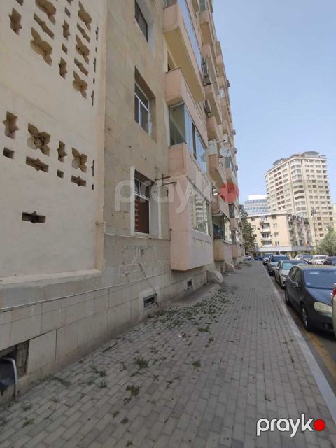 Satılır obyekt 70 m² — Bakı