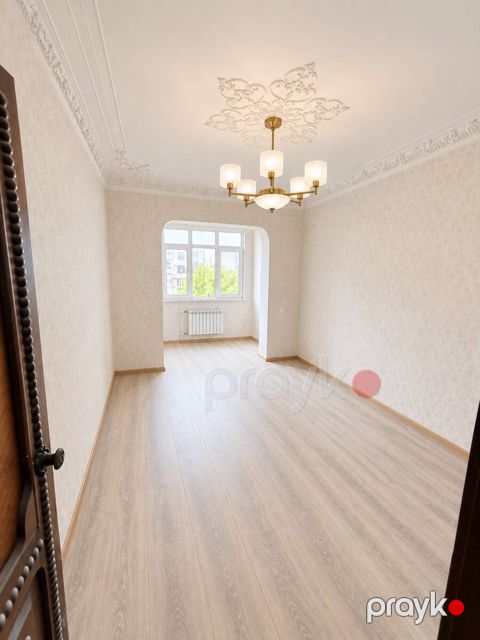Satılır 2 otaqlı köhnə tikili 66 m² — Bakı