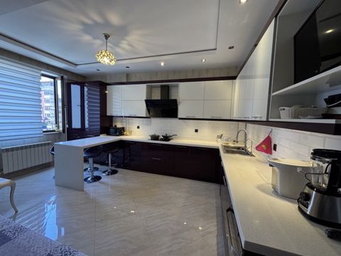 Satılır 3 otaqlı yeni tikili 140 m² — Bakı