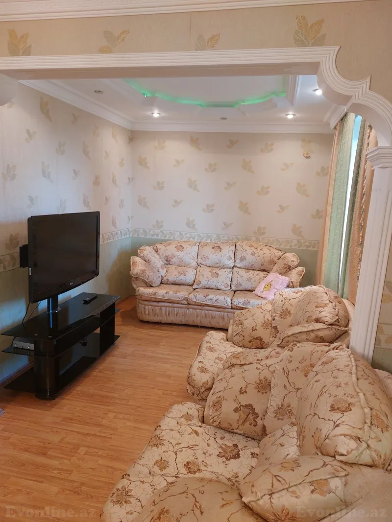 Satılır 5 otaqlı Mənzil Köhnə tikili 100 m² Bakı, Xətai r., Əhmədli m., Əhmədli — Mənzil, Bakı (2)
