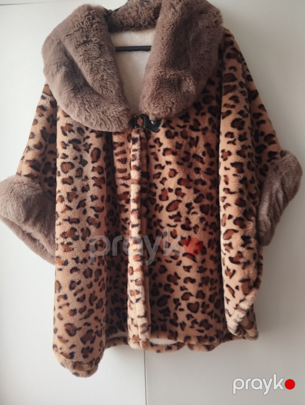 Material: yumşaq və həcmli süni kürk - Rəng və naxış: bej-qəhvəyi — Şubə, Bakı (2)