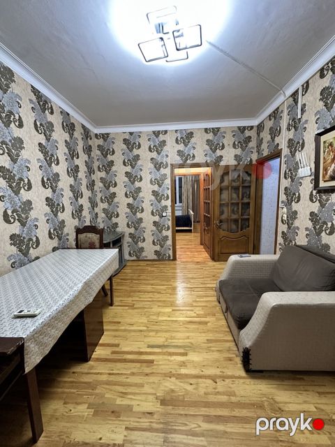 Satılır 2 otaqlı köhnə tikili 60 m² — Bakı
