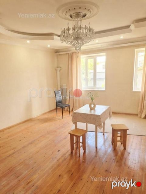 Satılır 4 otaqlı Bina evi menzil (Köhnə tikili), 90 m², 16-cı mikrorayon — Sumqayıt
