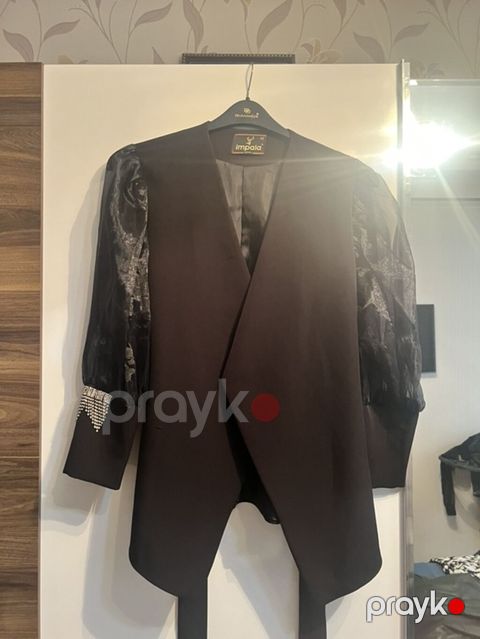 Brend: Impala 150ye alının geyınılmeyob Model: Qadın qara jilet/blazer — Bakı