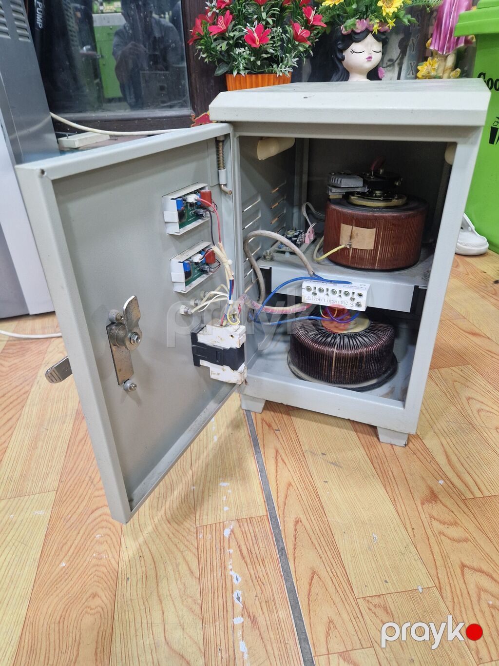 HST SVC-5000VA – Avtomatik AC Gərginlik Tənzimləyicisi - Model: HST — Gərginlik stabilizatoru, Bakı (2)