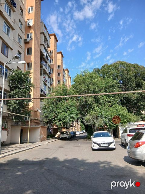 Satılır 2 otaqlı köhnə tikili 65 m² — Bakı