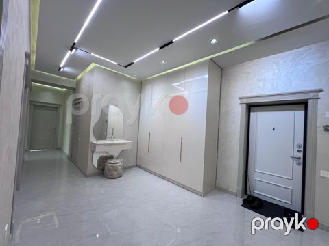 4-otaqlı yeni tikili, Qara Qarayev m., 180 m² — Bakı