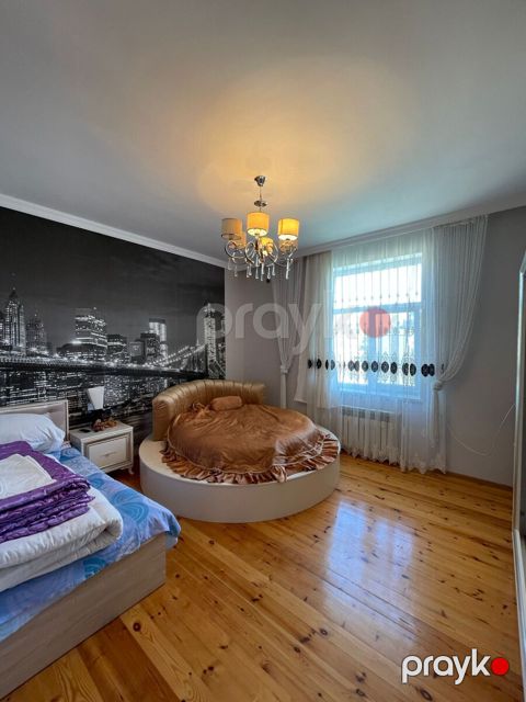 Satılır 4 otaqlı həyət evi/bağ evi 200 m² — Bakı