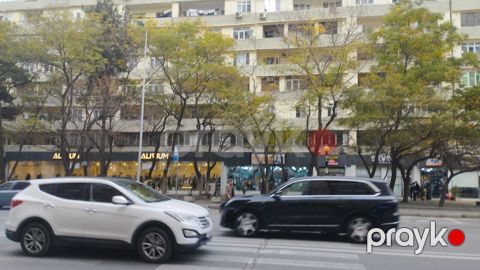 Satılır 4 otaqlı köhnə tikili 105 m²