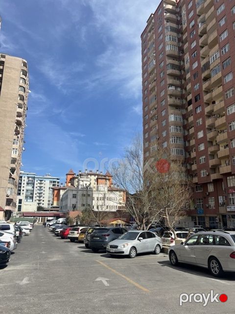 Satılır 4 otaqlı yeni tikili 200 m² — Bakı