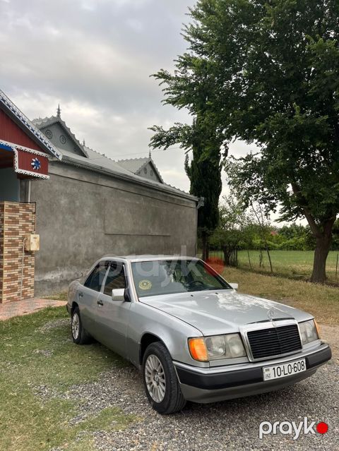 Mercedes-Benz W124: 2 l 1991 il Sedan — Xırdalan