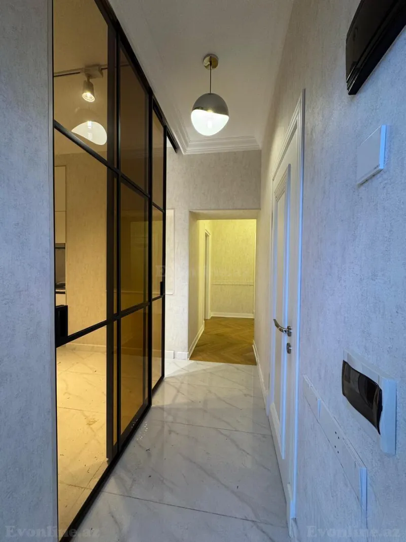 Satılır 4 otaqlı Mənzil Köhnə tikili 120 m² Bakı, Səbail r — Mənzil, Bakı (8)