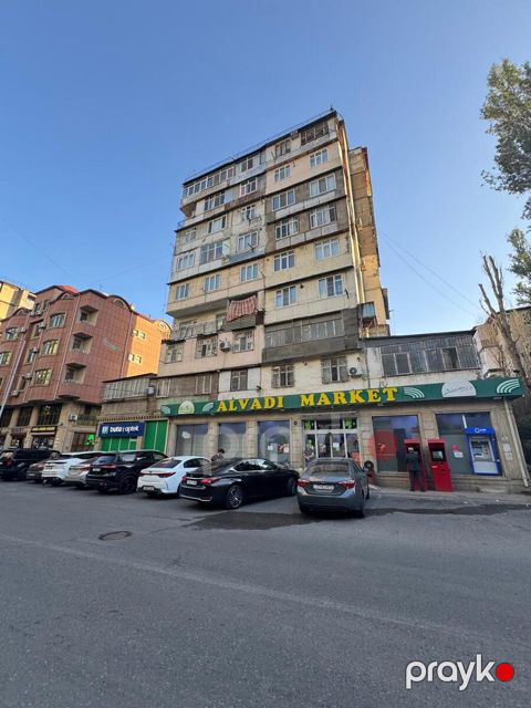 Satılır 3 otaqlı köhnə tikili 85 m² — Bakı