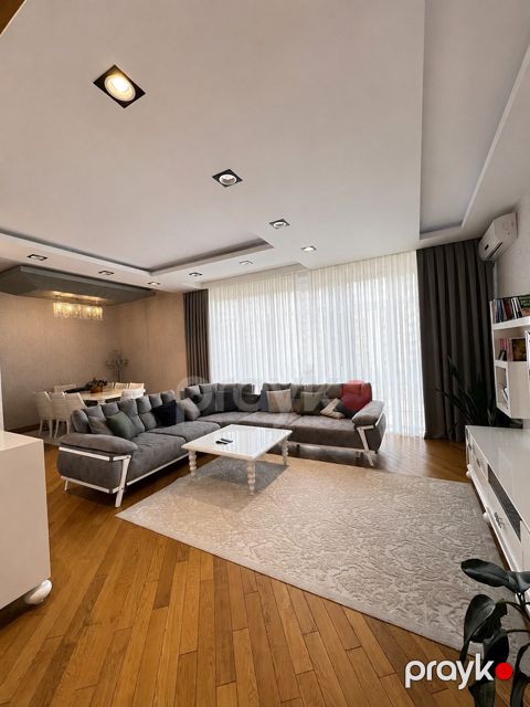 Satılır 3 otaqlı yeni tikili 176 m²