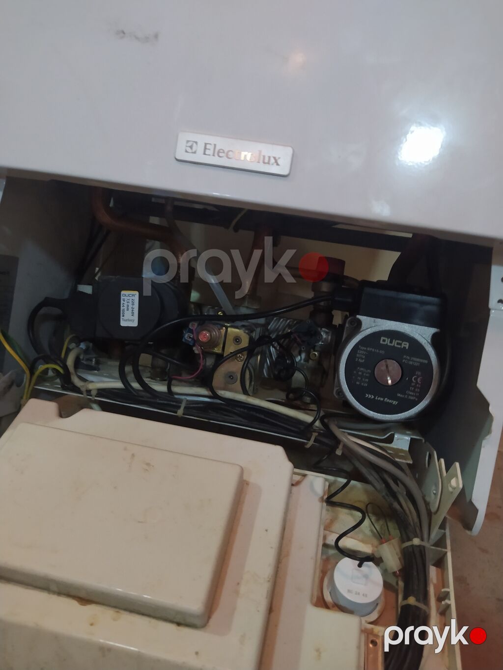 Kombi Elektroliz 24. Hissələrin əksəriyyəti yeni dəyişilib. İsti su — Kombilər, Bakı (3)