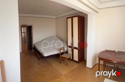 Satılır 3 otaqlı köhnə tikili 90 m² — Bakı