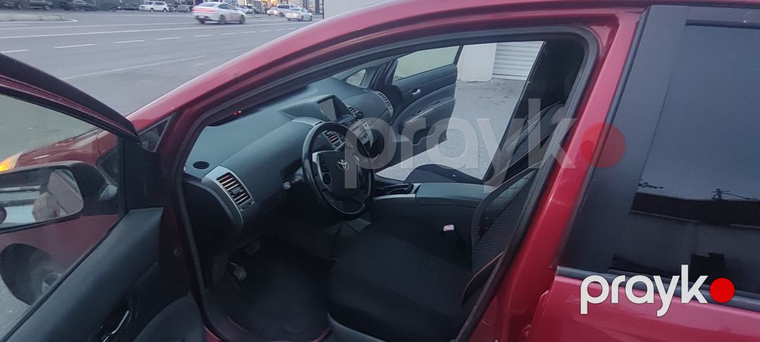 Toyota Prius icarəsi — Avtomobil icarəsi, Bakı (2)