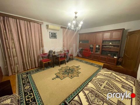 Satılır 4 otaqlı köhnə tikili 100 m²