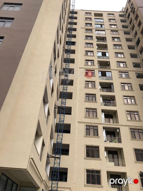 Satılır 4 otaqlı yeni tikili 160 m² — Bakı
