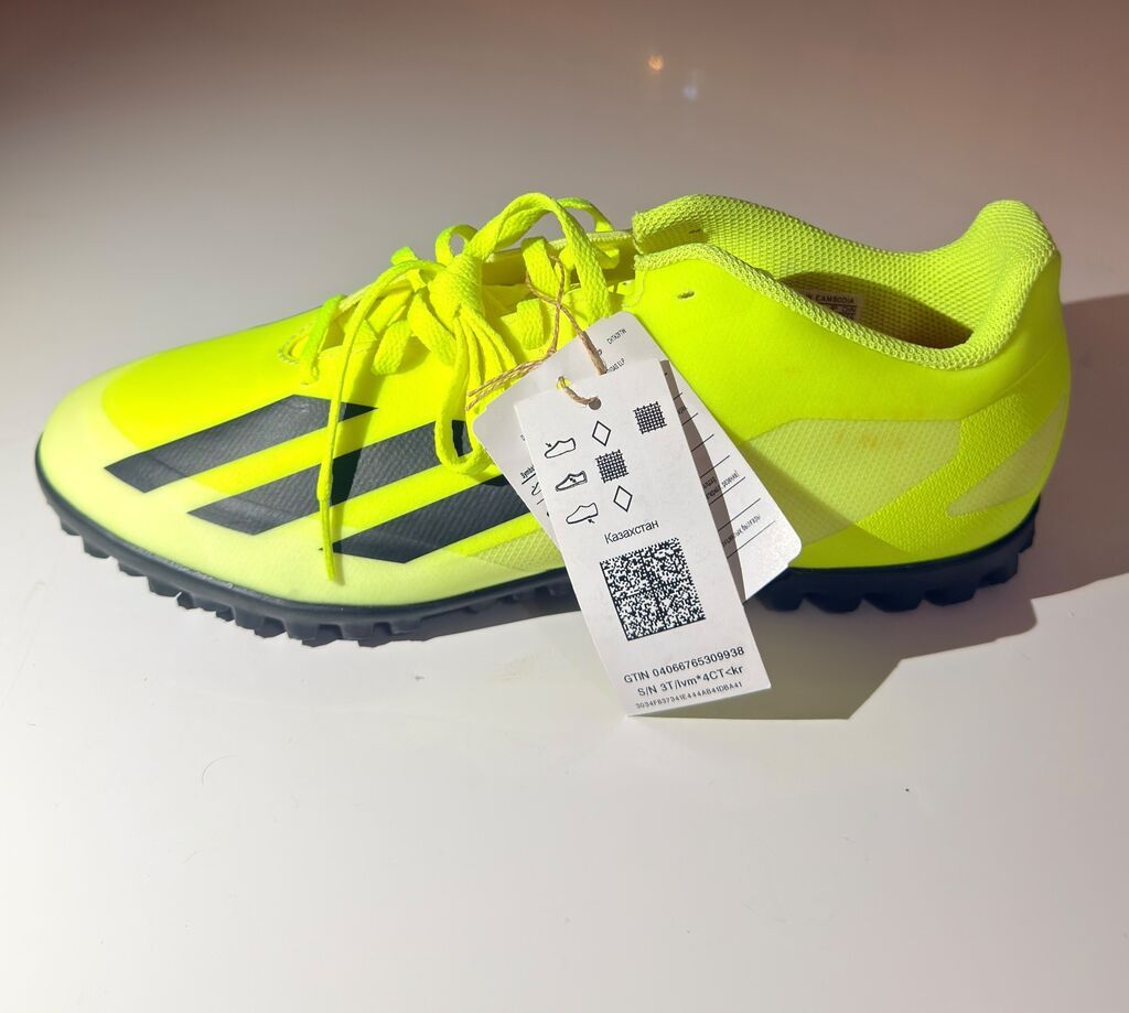 Butslar Adidas, Ölçü: 42, Yeni — Top oyunları, Xırdalan (3)