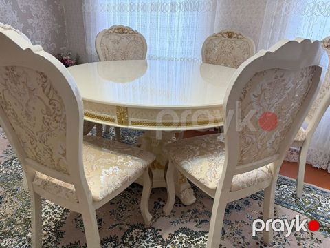 Oval masa 6 stulla. 440azn. İdeal veziyyetde ünvan kubinka — Digah