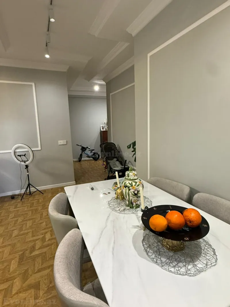Satılır 3 otaqlı Mənzil Yeni tikili 130 m² Bakı, Yasamal r., İnşaatçılar m., Yeni Yasamal — Mənzil, Bakı (6)