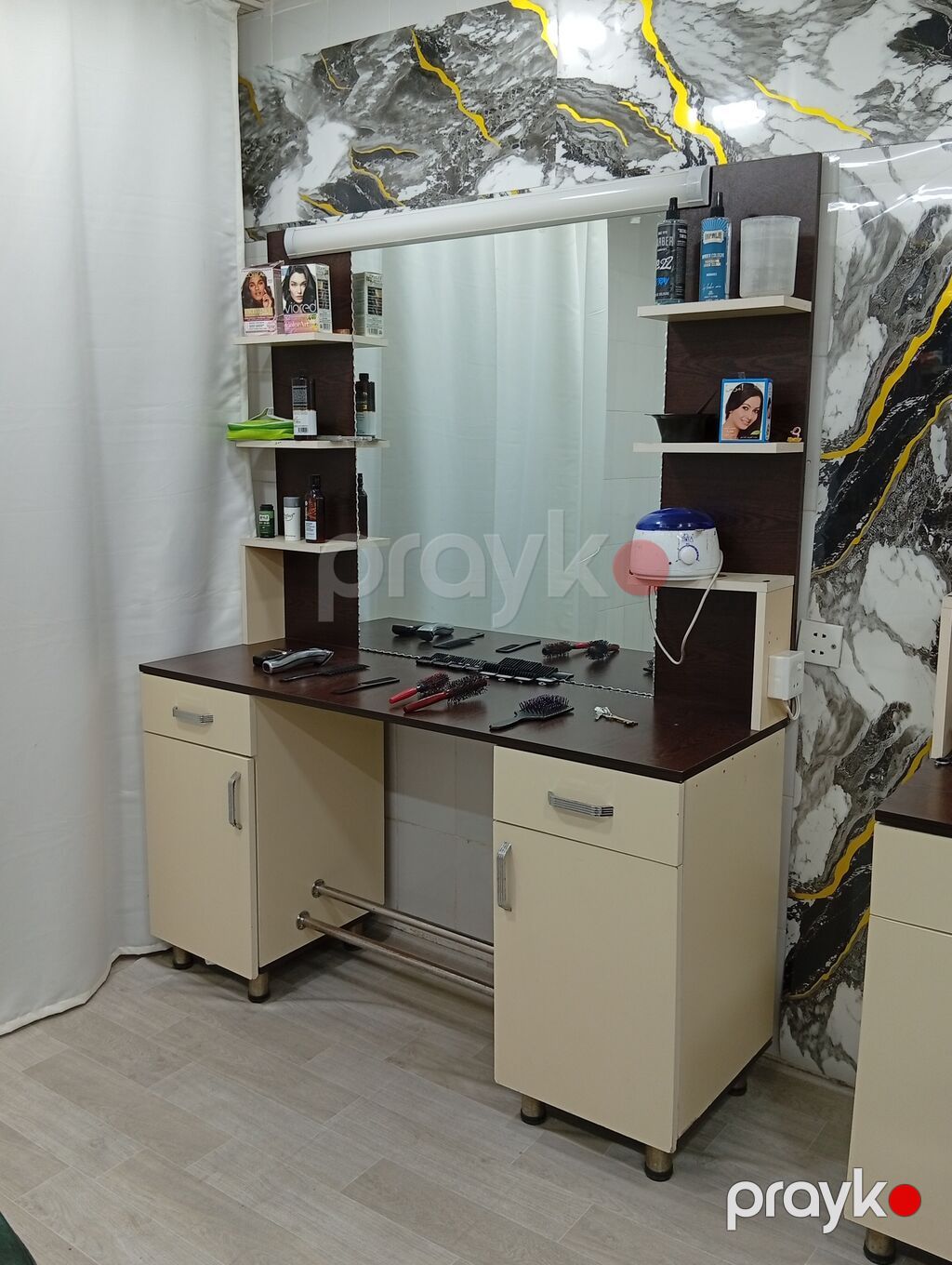 Satılır: Bərbər masası və güzgülü iş stansiyaları (2 ədəd) - İkili iş — Salon mebeli, Bakı (2)