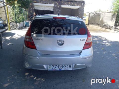 Hyundai i30 hatchback - Kuzov: 5 qapılı hatchback, gümüşü rəng