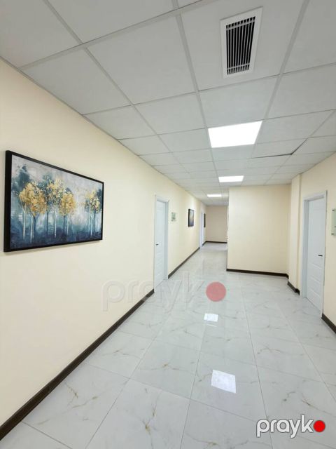 İcarəyə verilir 4 otaqlı ofis 134 m²