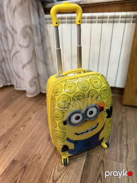 Uşaq üçün sərt gövdəli əl çamadanı – Minions dizaynlı - Rəng: parlaq — Bakı